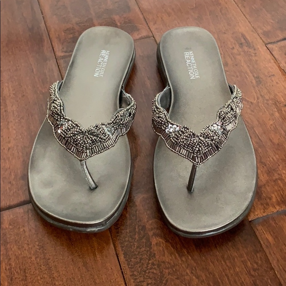 Vintage KENNETH COLE REACTION Pewter Sandals